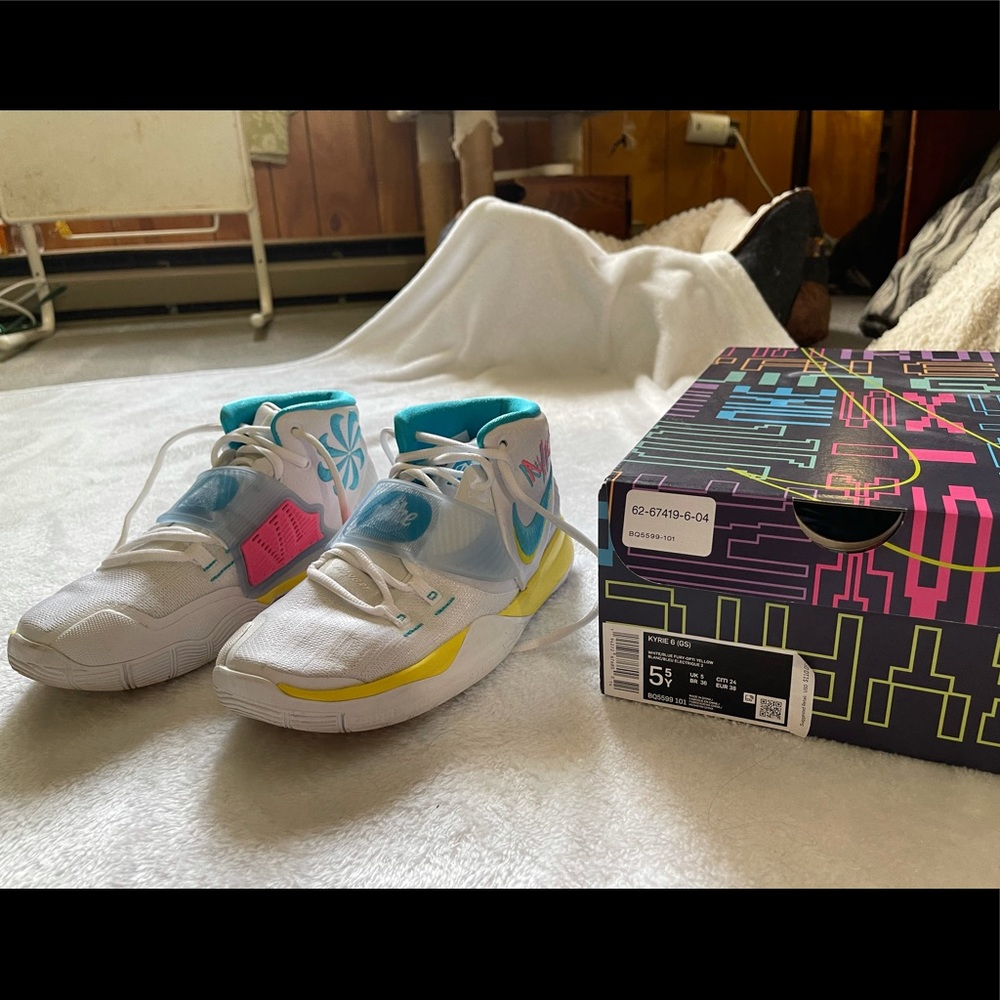 Nike Kyrie 6s youth 5 1/5
